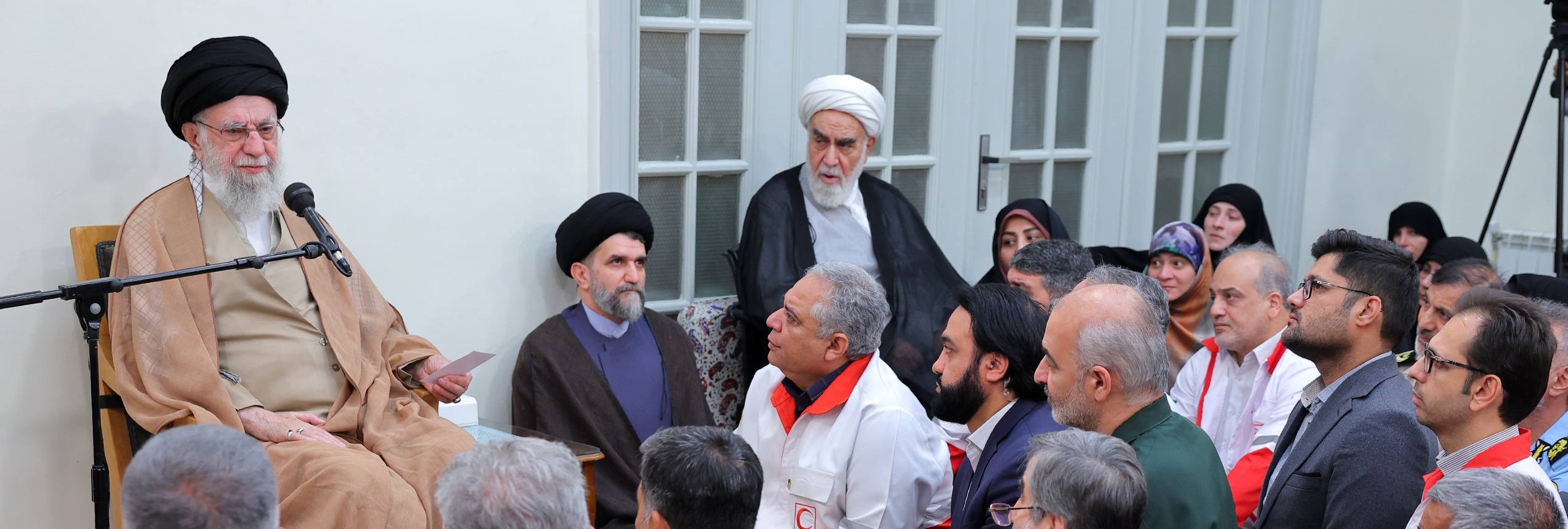 امدادگران ما مظهر صفات انسانی و انسان دوستی هستند