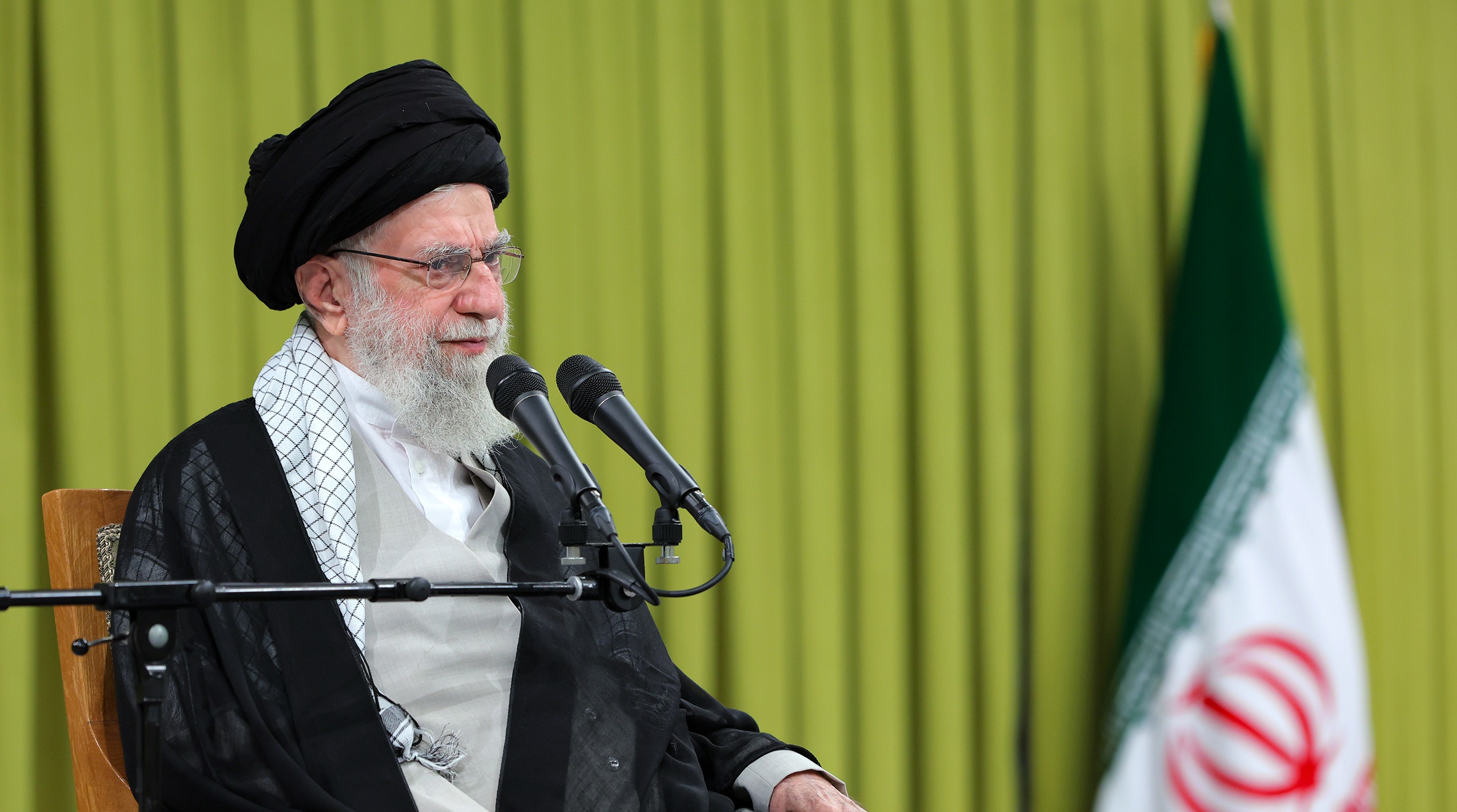 بعضی از حرف های رئیس‌جمهور آمریکا، اصلاً لایق جواب دادن نیست