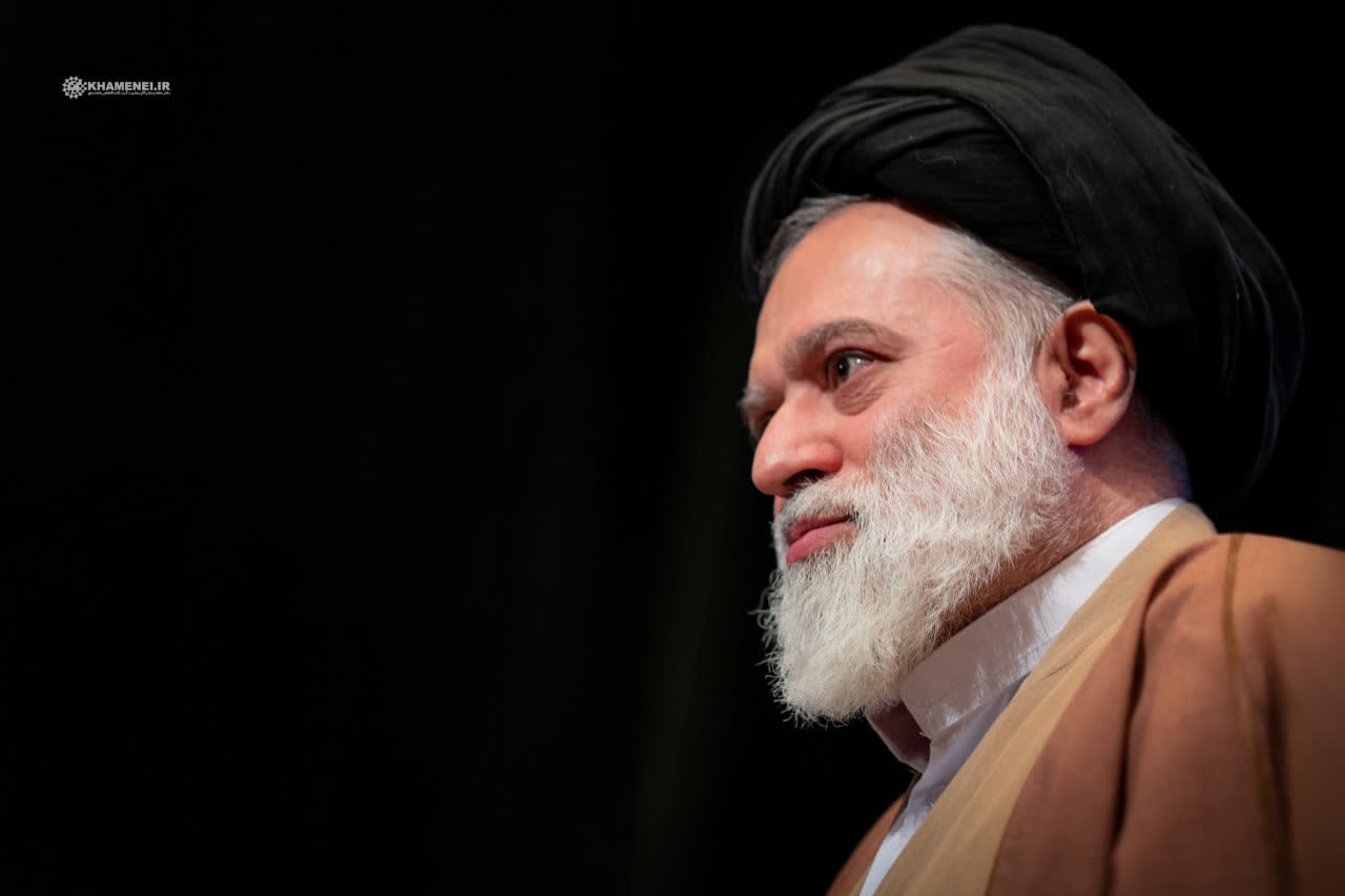 یکی از اولین طراحان فکر اجتماعی در انقلاب اسلامی، حضرت آقا بودند