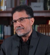 آرمان‌گرای واقع‌بین